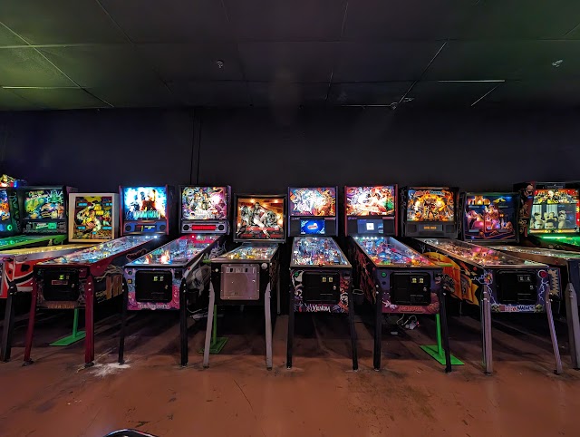 Electric Bat Arcade / Yucca Tap Room